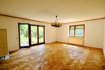 LÄNDLICHE IDYLLE - STADTNAH LEBEN! Geräumiges Einfamilienhaus mit tollem Grundriss! - Großzügiges Wohnzimmer Mit Zugang Terrasse